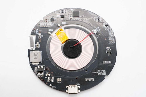 倍思15w磁吸無線充電器拆解,采用永銘超小型濾波電容